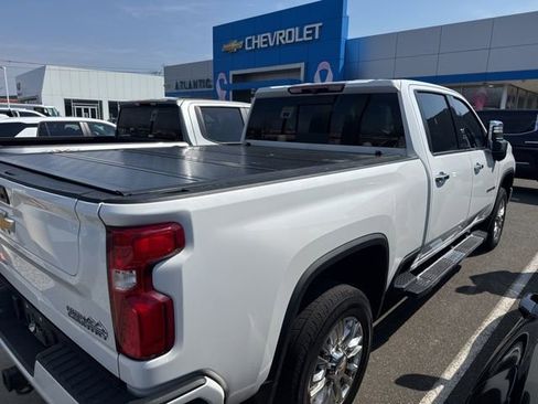 Used 2022 Chevrolet Silverado 3500 High Country w/ Safety Package II image 3