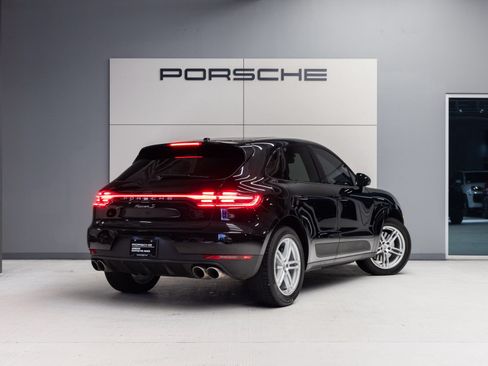 Certified 2021 Porsche Macan S AWD/4WD image 7