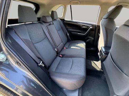 Used 2024 Toyota RAV4 XLE FWD image 20