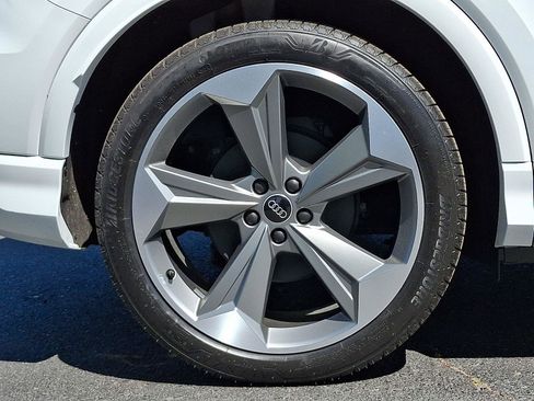 New 2025 Audi Q4 e-tron Premium Plus AWD/4WD image 8