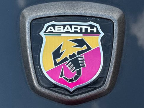 Used 2019 FIAT 124 Spider Abarth w/ Convenience Group RWD image 17