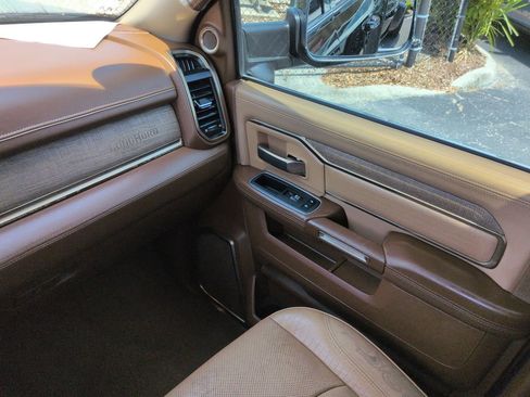 Used 2022 RAM 3500 Limited AWD/4WD image 17