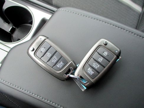 Used 2022 Hyundai Sonata SE w/ Cargo Package image 51