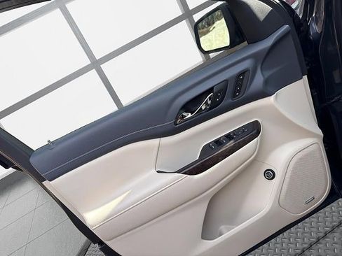 Used 2021 GMC Acadia Denali w/ Denali Ultimate Package image 24