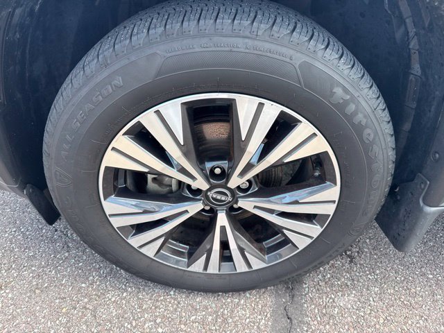 Certified 2023 Nissan Rogue SV w/ SV Premium B Package AWD/4WD image 33