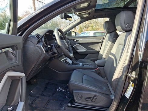 Certified 2025 Audi Q3 2.0T Premium w/ Convenience Package image 11