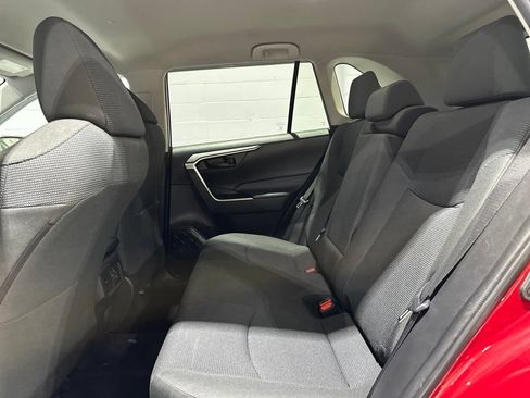 Used 2022 Toyota RAV4 LE w/ Carpet Mat Package (TMS) AWD/4WD image 15