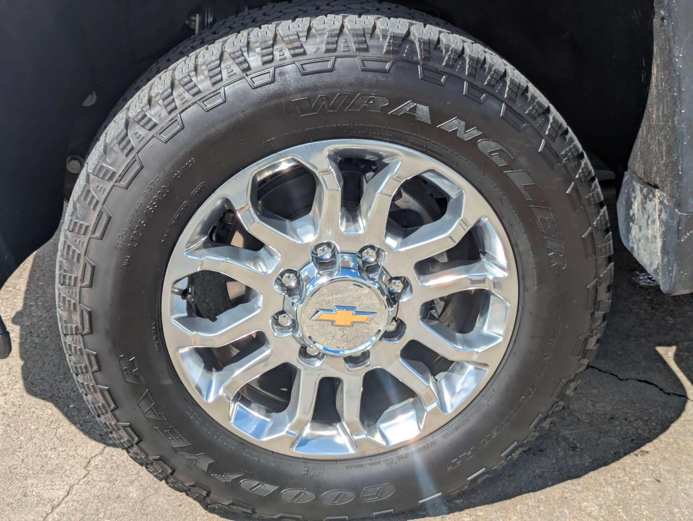 Used 2025 Chevrolet Silverado 2500 LTZ w/ LTZ Convenience Package AWD/4WD image 30