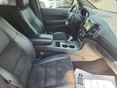 Used 2021 Jeep Grand Cherokee Laredo X AWD/4WD image 19