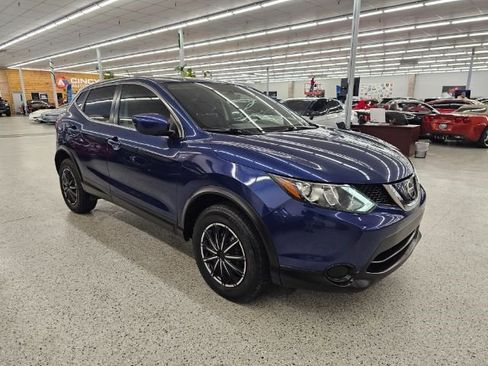 Used 2019 Nissan Rogue Sport S image 3