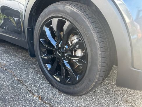 Used 2020 Kia Sorento S FWD image 4