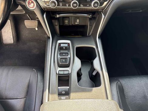 Used 2020 Honda Accord Touring image 24