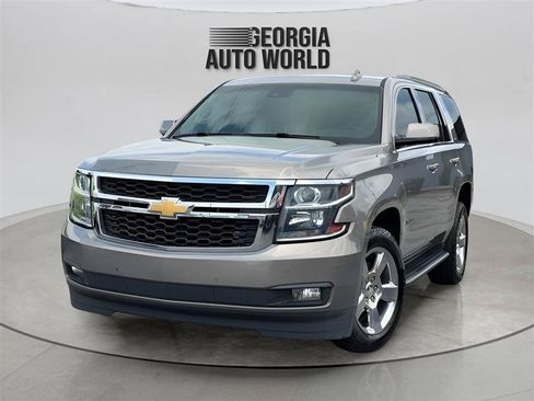 Used 2018 Chevrolet Tahoe LT w/ Luxury Package RWD image 3