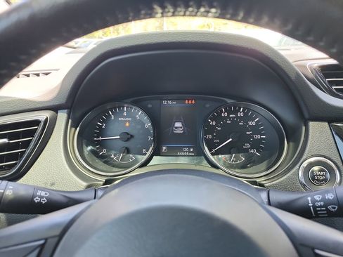 Used 2022 Nissan Rogue Sport SV w/ Technology Package image 10