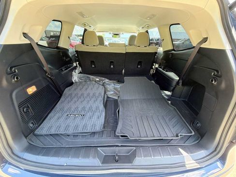 Certified 2023 Subaru Ascent Premium w/ Convenience Package AWD/4WD image 27