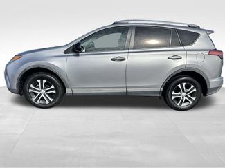 Used 2016 Toyota RAV4 LE video 2