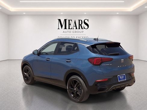 Used 2024 Buick Encore GX Sport Touring FWD image 3