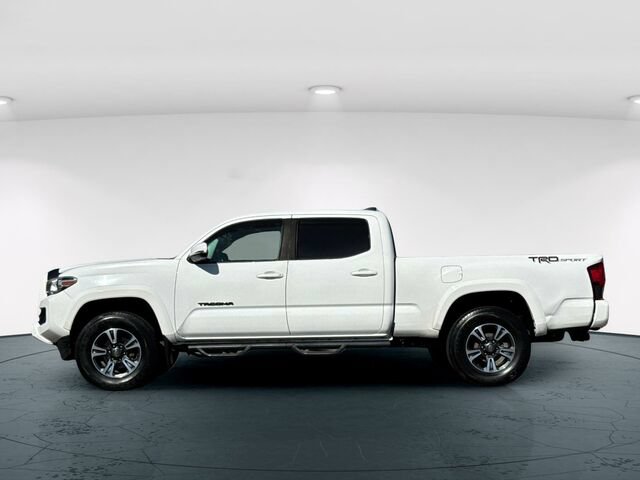 Used 2019 Toyota Tacoma TRD Sport w/ TRD Premium Sport Package RWD image 3
