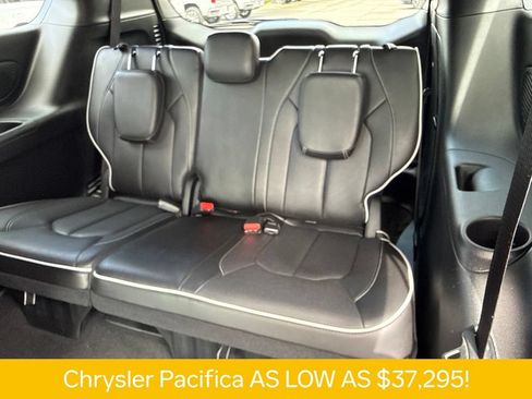 Used 2026 Chrysler Pacifica Limited w/ S Appearance Package FWD image 19