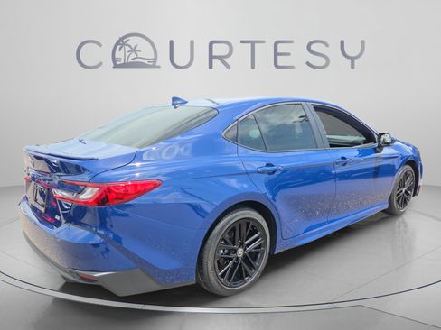 Used 2026 Toyota Camry SE FWD image 5