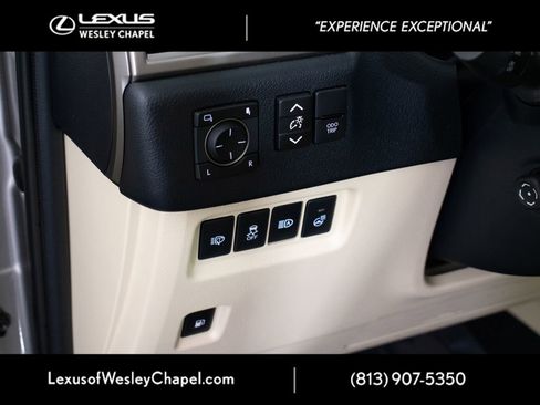 Used 2023 Lexus GX 460 Premium w/ Premium Package image 36