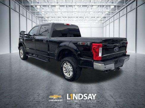 Used 2017 Ford F250 XLT w/ XLT Value Package image 6