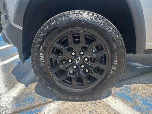 Used 2023 Chevrolet Colorado Trail Boss AWD/4WD image 40
