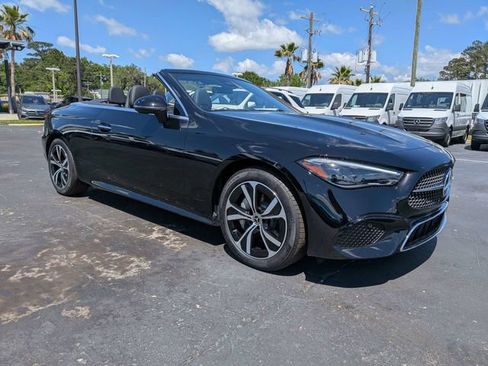 Used 2025 Mercedes-Benz CLE 300 4MATIC Cabriolet image 3