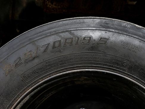 Used 2021 Ford F550 4x4 Crew Cab Super Duty w/ Power Equipment Group image 58