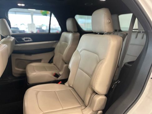 Used 2019 Ford Explorer XLT w/ Equipment Group 202A image 18
