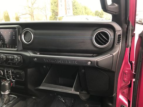 Used 2022 Jeep Wrangler Unlimited Rubicon 4xe w/ Cold Weather Group AWD/4WD image 51