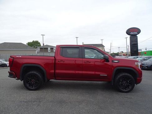 Used 2022 GMC Sierra 1500 Elevation w/ LPO, Elevation Black Package image 9
