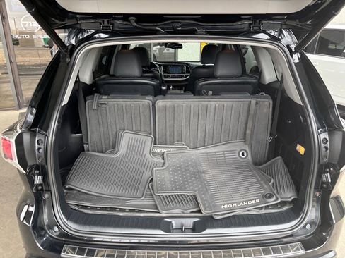 Used 2014 Toyota Highlander Limited image 25