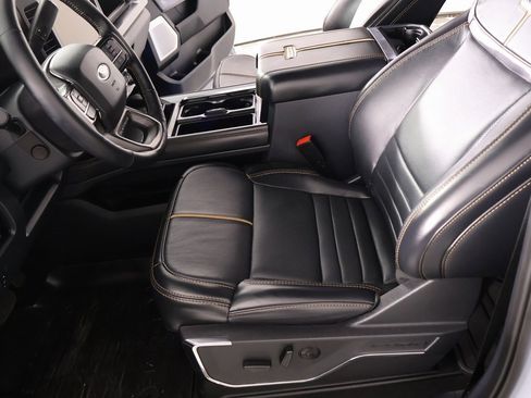 Used 2024 Ford F250 Platinum image 12