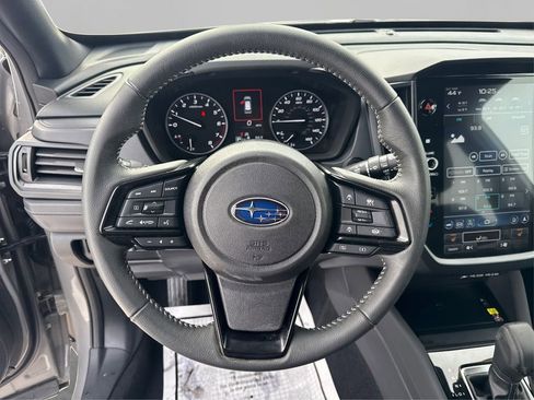 Used 2025 Subaru Forester Premium AWD/4WD image 22
