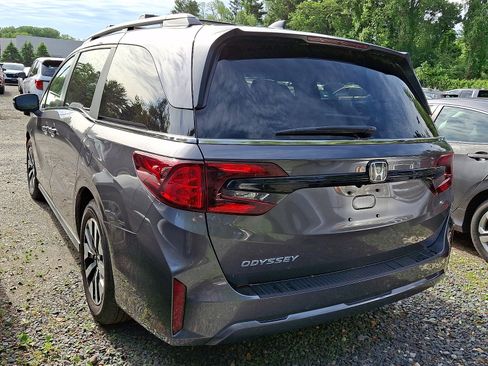 Certified 2026 Honda Odyssey EX-L image 4