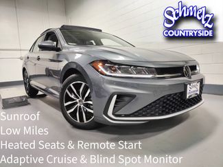 Used 2025 Volkswagen Jetta SE w/ Sunroof Package image 1