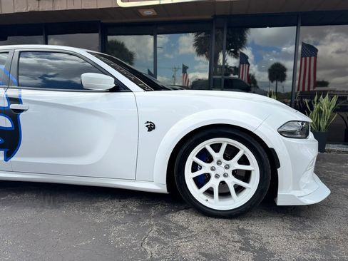 Used 2022 Dodge Charger SRT Hellcat RWD image 5