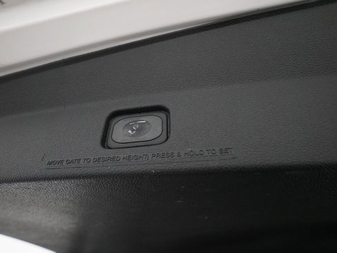 Used 2016 Ford Explorer XLT w/ Equipment Group 202A image 15