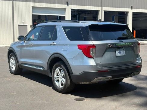 Used 2022 Ford Explorer XLT w/ Equipment Group 202A AWD/4WD image 3