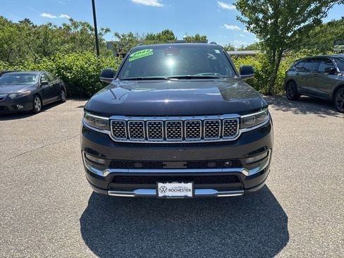 Used 2022 Jeep Grand Wagoneer Series III w/ Rear Seat Video Group 1 AWD/4WD image 2
