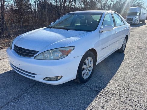 Used 2003 Toyota Camry XLE image 2