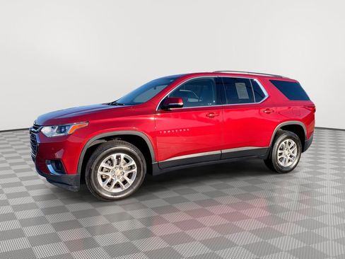 Used 2020 Chevrolet Traverse LT image 1