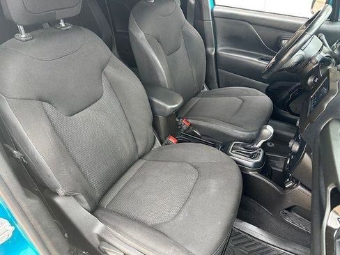 Used 2020 Jeep Renegade Altitude FWD image 15