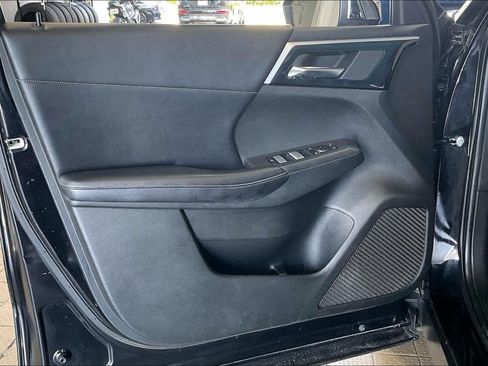 Used 2022 Mitsubishi Outlander SE FWD image 2