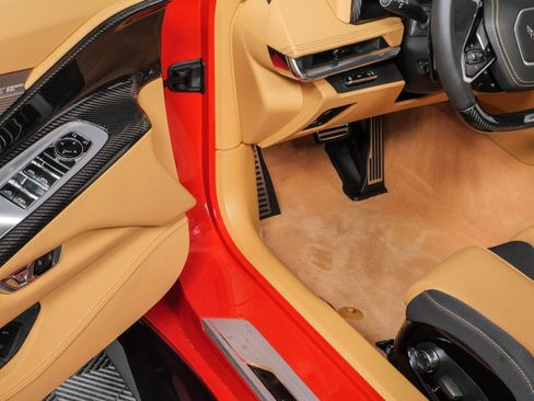 Used 2025 Chevrolet Corvette Z06 RWD image 36