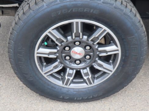 Used 2024 GMC Sierra 1500 AT4 w/ Technology Package AWD/4WD image 17