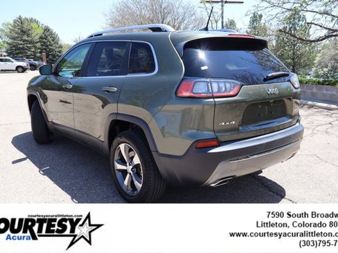Used 2019 Jeep Cherokee Limited w/ Luxury Group AWD/4WD image 4