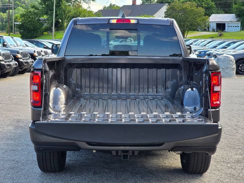 New 2026 RAM 1500 Express AWD/4WD image 12