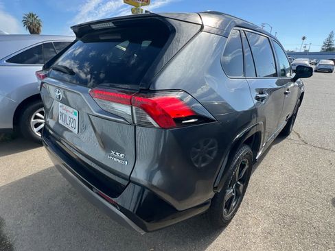 Used 2020 Toyota RAV4 XSE AWD/4WD image 4